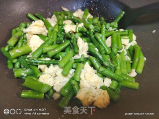 鸡蛋炒芦笋的做法步骤：6