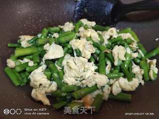 鸡蛋炒芦笋的做法步骤：7