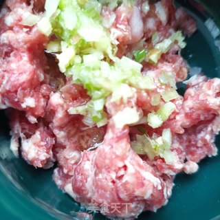 “酸甜开胃菜”菠萝咕咾肉丸的做法步骤：5