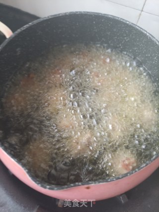 “酸甜开胃菜”菠萝咕咾肉丸的做法步骤：14