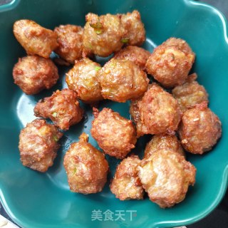 “酸甜开胃菜”菠萝咕咾肉丸的做法步骤：15