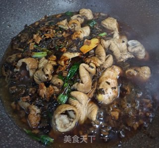 干菜焖肥肠的做法步骤：4