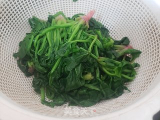 菠菜炒鹅蛋的做法步骤：6