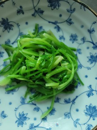 菠菜梗拌黑木耳的做法步骤：7