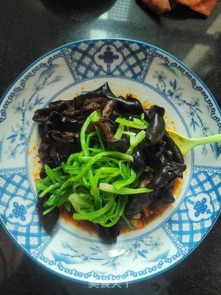 菠菜梗拌黑木耳的做法步骤：9
