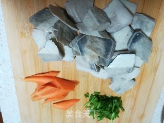 风味别致的臭干烧白菜的做法步骤：2