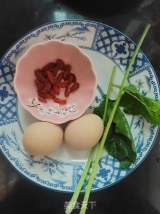 菠菜杞子蒸蛋的做法步骤：1
