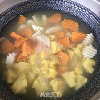 “酸甜开胃菜”菠萝甜薯汤水的做法步骤：7