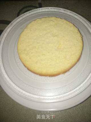 流苏花边草莓蛋糕的做法步骤：7