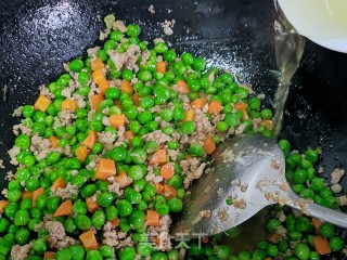 豌豆炒肉末的做法步骤：8