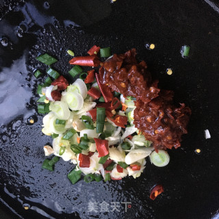 香辣肉丝炒豆腐的做法步骤：7