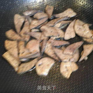 蒜苔炒猪肝的做法步骤：5
