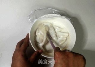 纯手绘小牛白玉卷的做法步骤：5