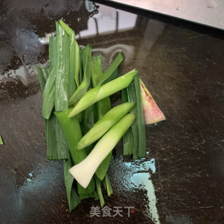 荷兰豆炒鲍鱼的做法步骤：1