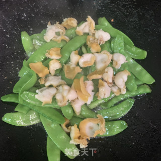 荷兰豆炒鲍鱼的做法步骤：8