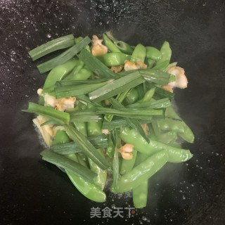 荷兰豆炒鲍鱼的做法步骤：10