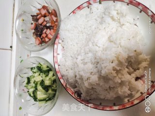 韭菜心黄瓜炒饭的做法步骤：1