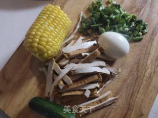 玉米豆干黄瓜沙拉的做法步骤：1