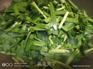火腿肠炒韭菜的做法步骤：3
