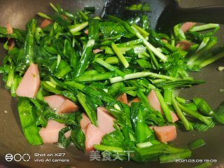 火腿肠炒韭菜的做法步骤：5
