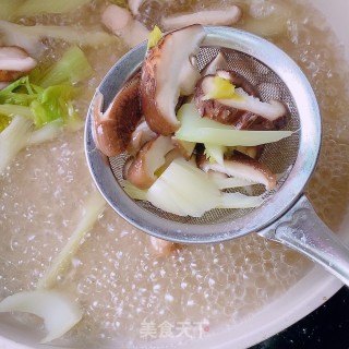 鸡蛋炒香菇-素菜的做法步骤：2