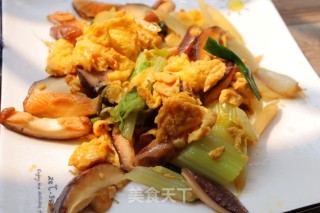 鸡蛋炒香菇-素菜的做法步骤：7