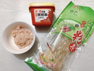 肉末粉丝的做法步骤：1