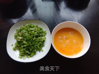 青椒炒鸡蛋的做法步骤：1