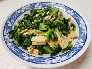 青菜炒腐竹的做法步骤：5
