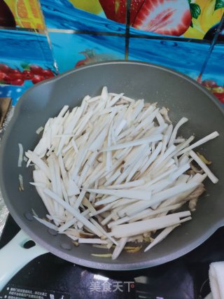 杏鲍菇炒肉丝的做法步骤：8