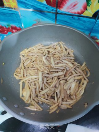 杏鲍菇炒肉丝的做法步骤：12