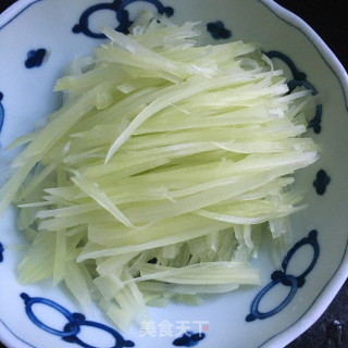 糖醋莴笋丝的做法步骤：3