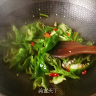 青椒炒肉的做法步骤：6