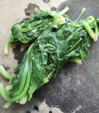 菠菜枸杞汤的做法步骤：2