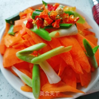 胡萝卜炒肉的做法步骤：1