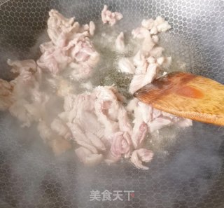 胡萝卜炒肉的做法步骤：3