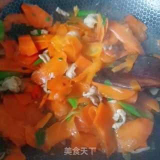 胡萝卜炒肉的做法步骤：5