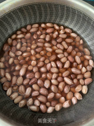 南乳花生莲藕猪手的做法步骤：3