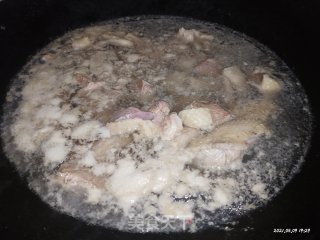 鸭肉焖节瓜的做法步骤：1
