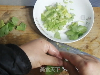 萝卜鱼圆汤的做法步骤：1