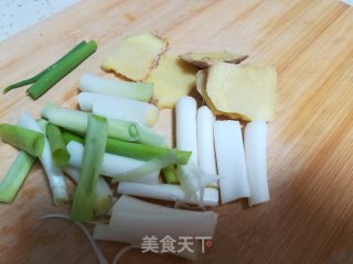 红烧兔腿的做法步骤：2