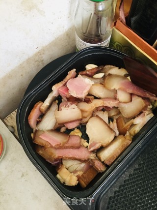 蒜苗炒腊肉的做法步骤：5