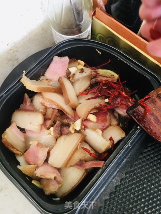 蒜苗炒腊肉的做法步骤：6