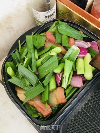 蒜苗炒腊肉的做法步骤：8
