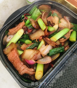 蒜苗炒腊肉的做法步骤：10