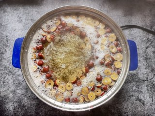 西洋参黄芪红枣茶的做法步骤：7