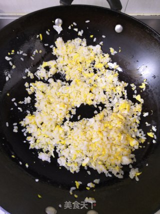 蛋炒饭的做法步骤：5