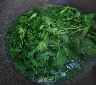 菊花叶鹅蛋汤的做法步骤：3