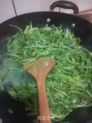 清炒茼蒿的做法步骤：6