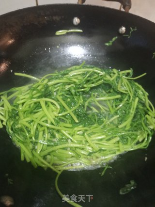 清炒茼蒿的做法步骤：7